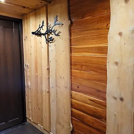 Na Górach Z Gorącą Balią Lodge *
